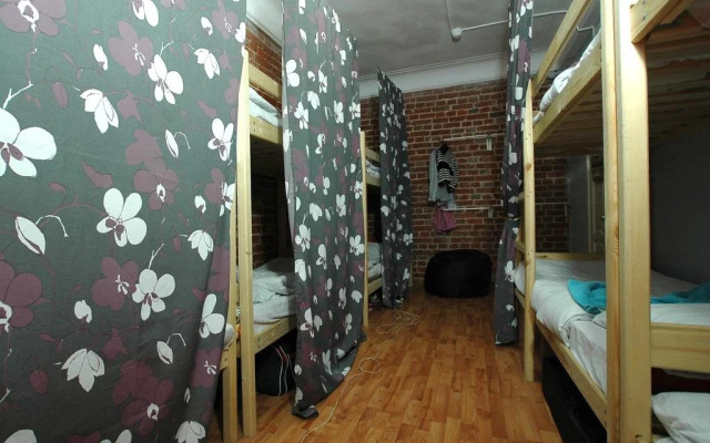 Come&Sleep Hostel