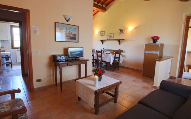 Отель Elegant Farmhouse in Campriano With Swimming Pool Ареццо