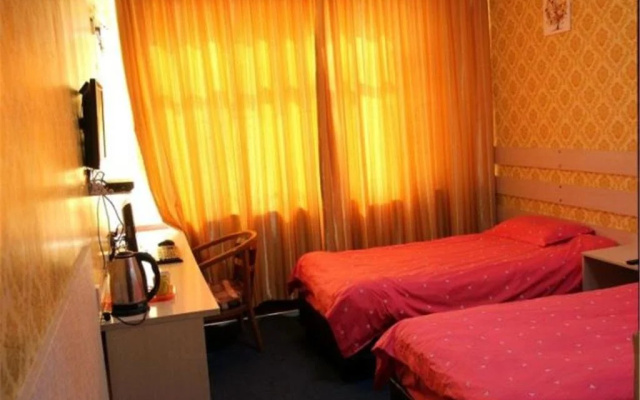 Liaocheng Shenxian Rainbow Express Inn