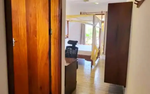 Mimi na Wewe Bungalows Hotel