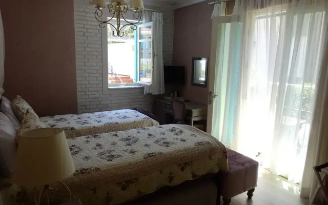 Karamela Otel