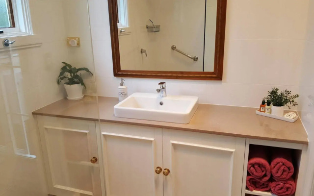 Arendon Cottage