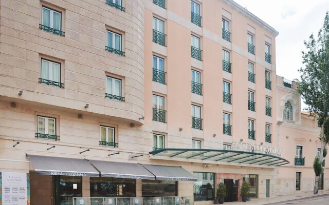 Hotel Real Palacio вид на фасад