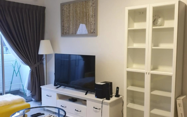 5-Bedroom Family Apartment