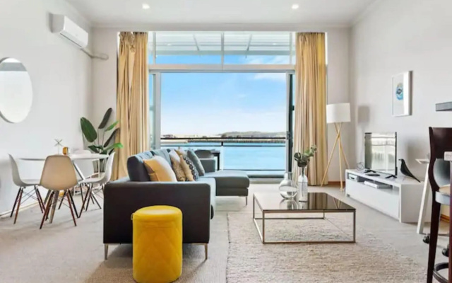 Relaxing Sea Wharf View Apartment by Zodiak Stays