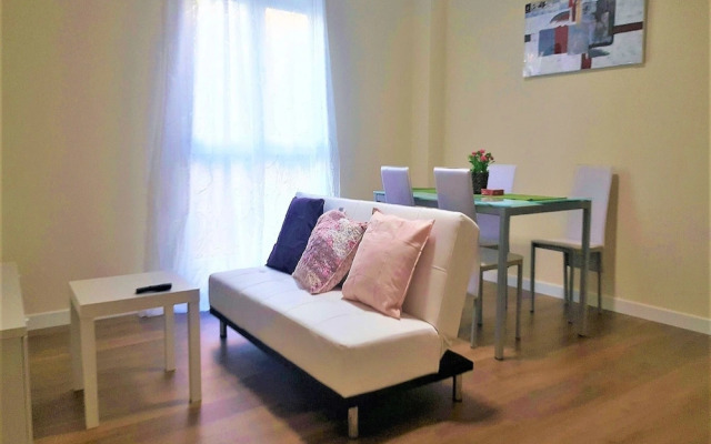MC YOLO Apartamentos Espacio América