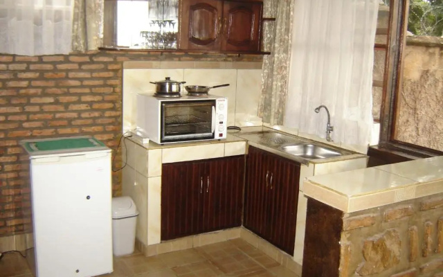 Vaya Apartments Services