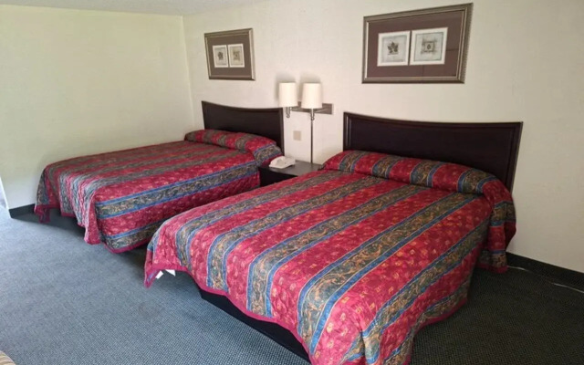Hometown  Inn
