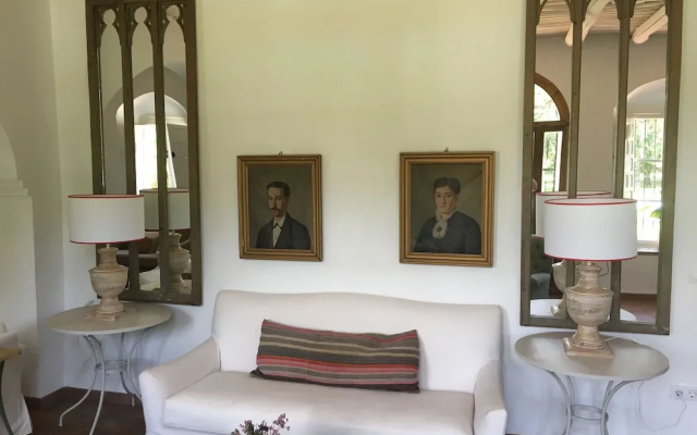 La Escribana