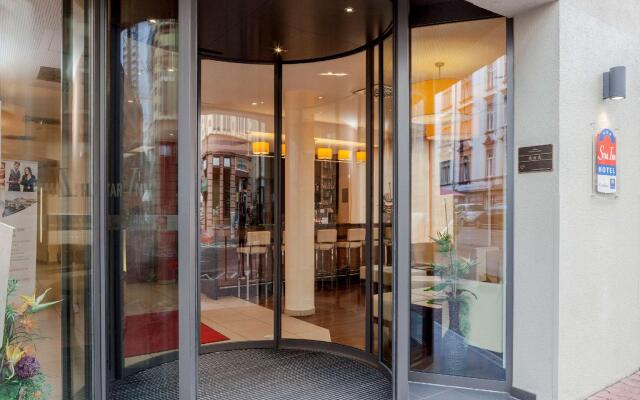 Star Inn Hotel Frankfurt Centrum, by Comfort вид на фасад