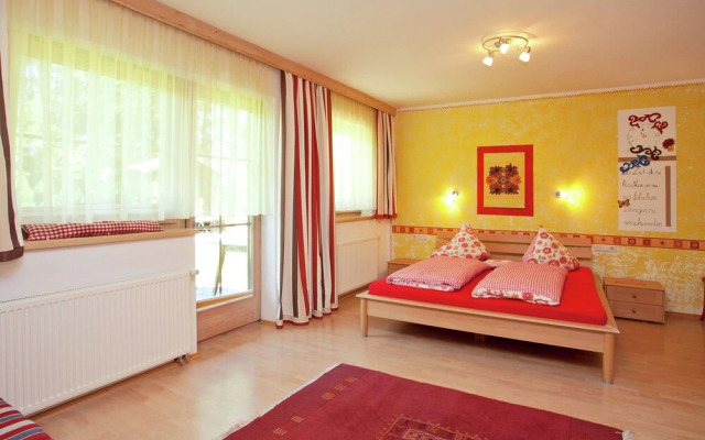 Cozy Couple or Group Chalet in Fgenberg Near Ski Slopes