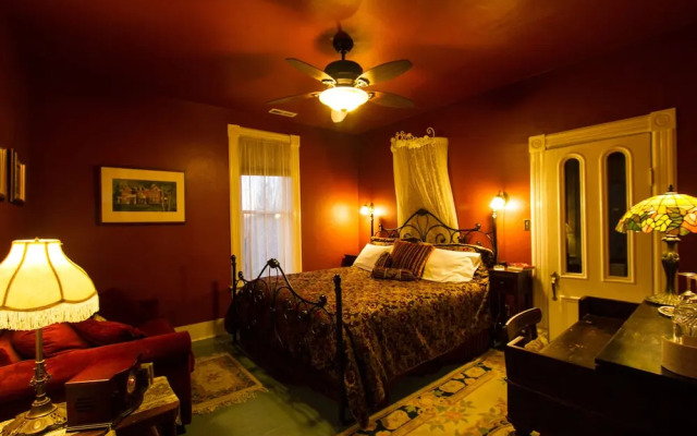 Swantown Inn