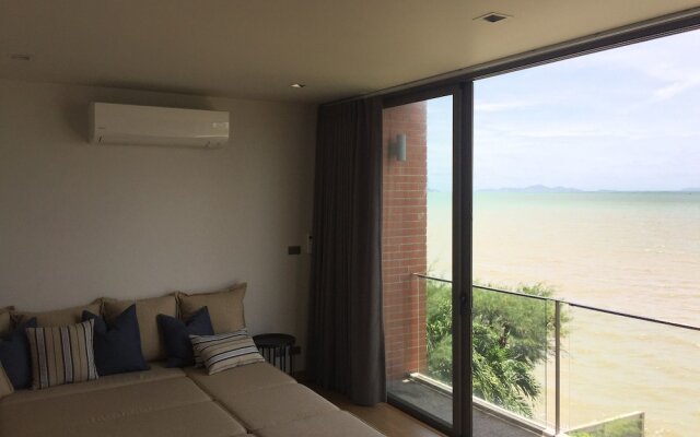 Baan Sandbox Pattaya Beachfront Villa 2