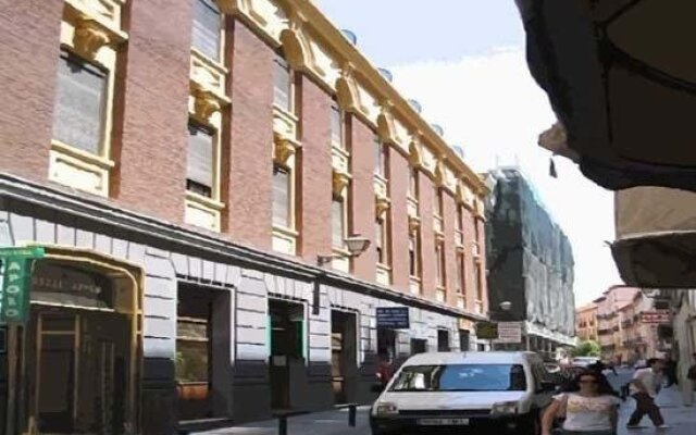 Отель Hostal Apolo вид на фасад