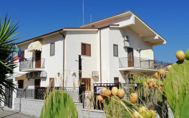Отель B&B Arenile Фонтане-Бьянке вид на фасад