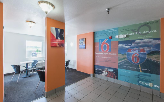 Motel 6 Omaha - Central