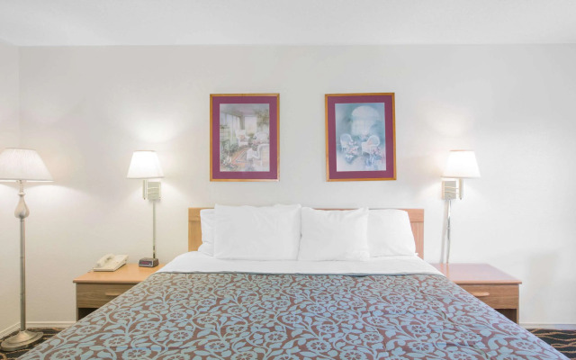 Days Inn by Wyndham Hardy