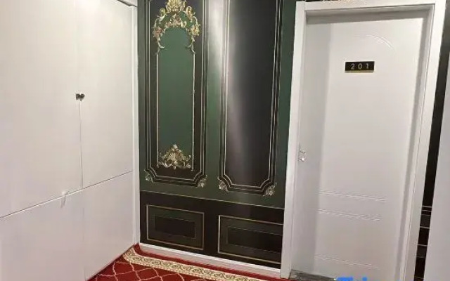 Yinuo Homestay (the Bund Nanjing Road Pedestrian Street)