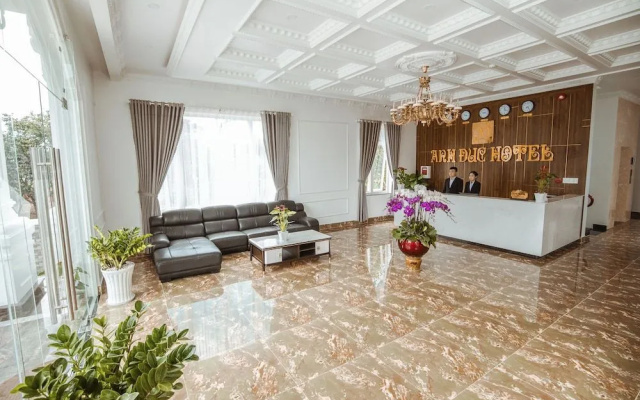 RedDoorz Premium Anh Duc Da Lat Hotel