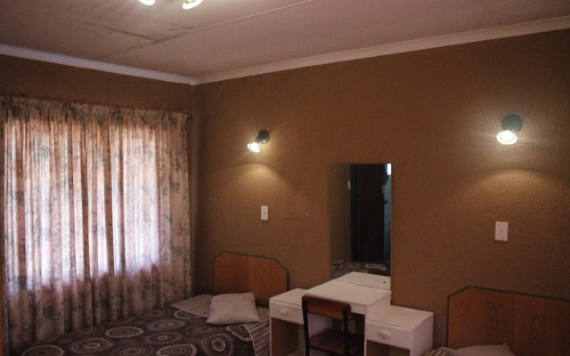 Thatch Palace Lodge