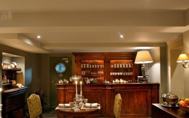 Great Greece Le Convivial Suites