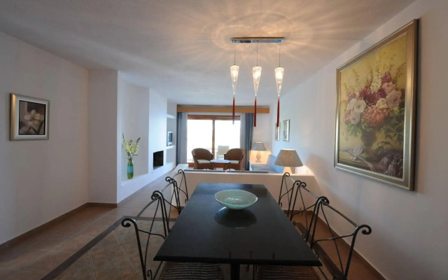 Cape Kanapitsa Hotel & Suites