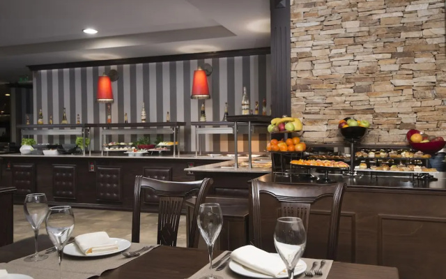 Royal Park Hotel- Half Board Hotel