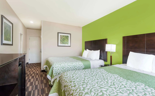 Days Inn & Suites by Wyndham Jamaica JFK Airport