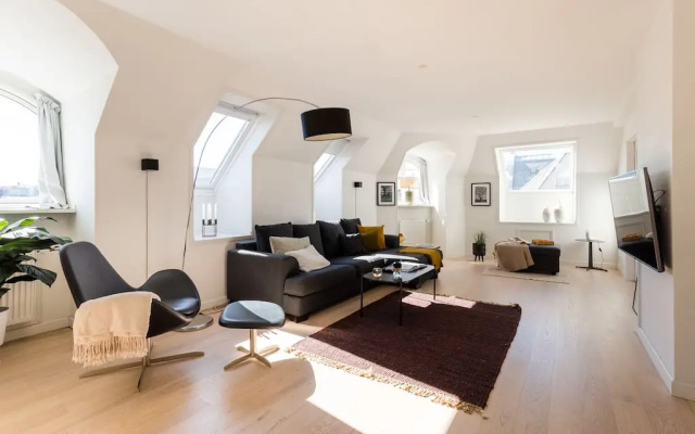 ★210SQM Lux Penthouse, City centre-next to Tivoli★