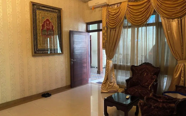 Aldeoz Villa Ndalem Marwatan Solo