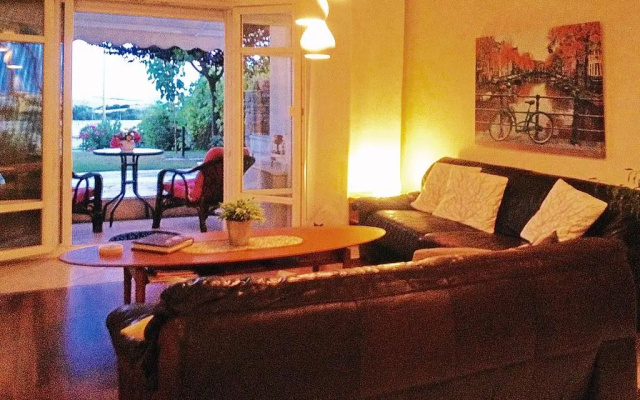 Lovely apartm.near airport