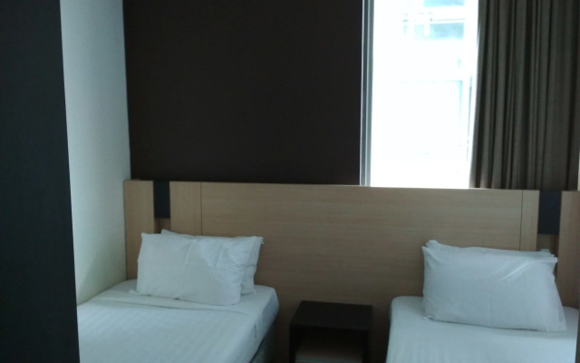 Queens Service Suite at Swiss Garden Residences