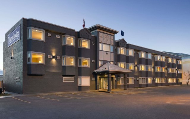 Отель Travelodge Calgary University Канада, Калгари - отзывы, цены и фото номеров - забронировать отель Travelodge Calgary University онлайн вид на фасад