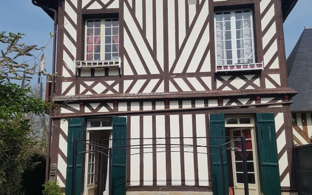 Ets le vieux pré de la Motte