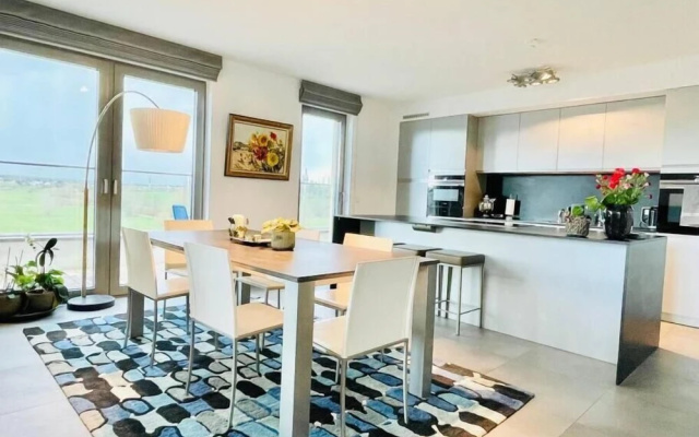 Luxury 3 bedrooms- Terrace and Parking