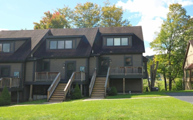 Woods 81 3 Bedroom Condo by Redawning