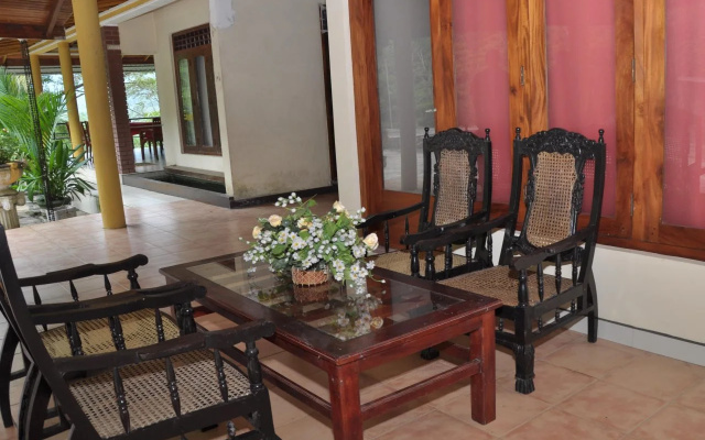 Mount Crest Inn Deniyaya