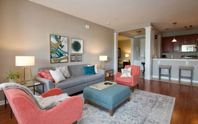 Lake View Joy 2 Bedroom Condo