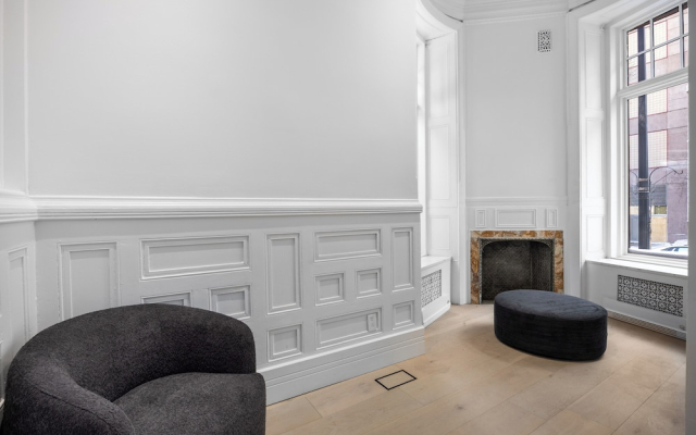 Capsule residence
