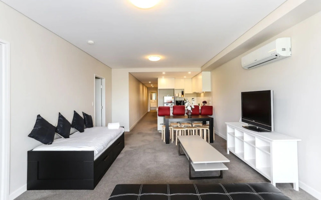 Spacious Apartment at Waitara