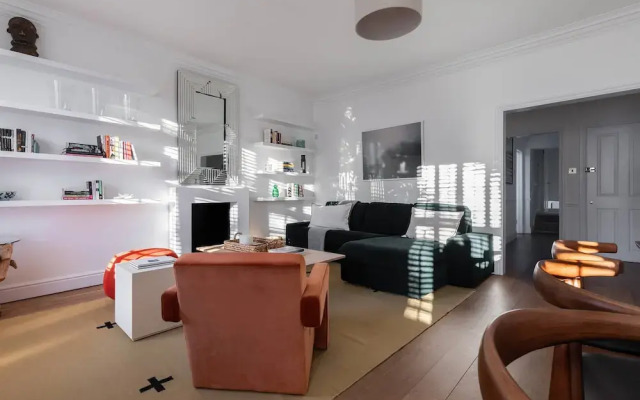 St Stephen's Gardens VII by Onefinestay