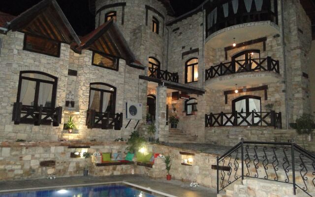 The Stone Castle Boutique Hotel вид на фасад