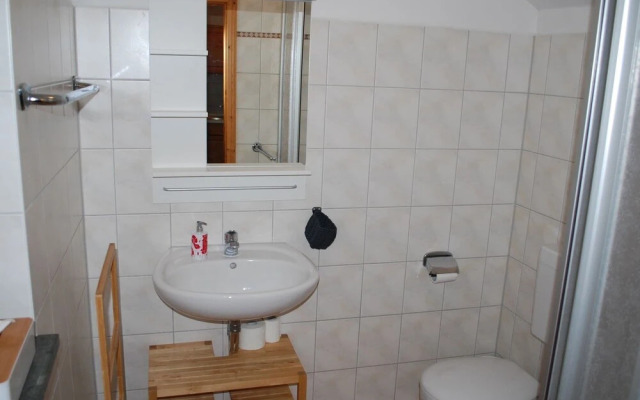 Schones Ferienhaus in Dargun mit Pool