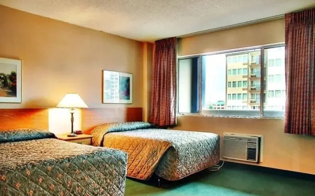 Eighth Avenue Inn