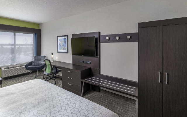 Holiday Inn Express & Suites Saskatoon East - University by IHG