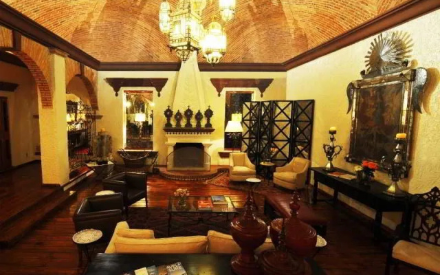 Cantesse Hotel