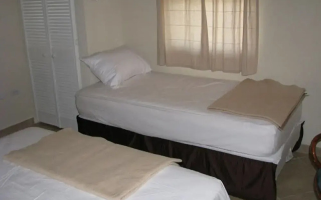 Maya's Bajan Villas - Unit A