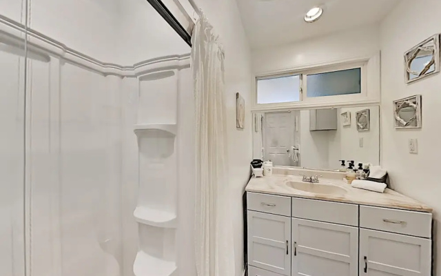 7085thav 2 Bedroom Home