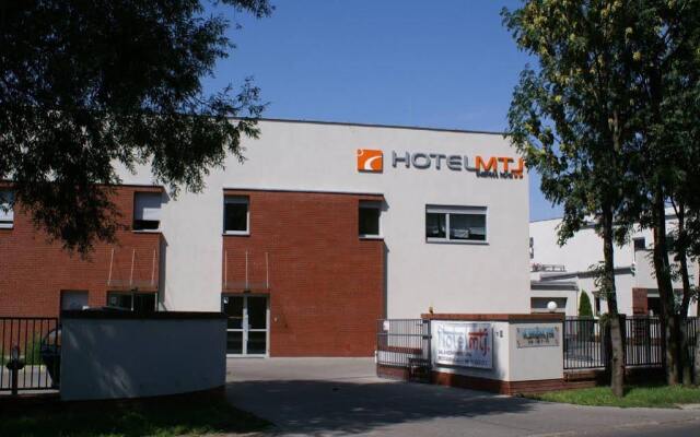 Hotel Mtj вид на фасад