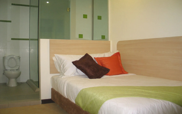 Hotel 98